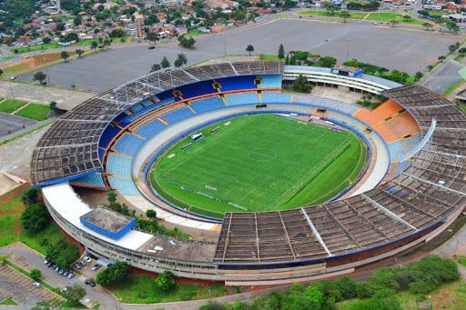 Federação Goiana de Futebol paralisa Campeonato Goiano