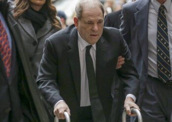 Harvey Weinstein é condenado a 23 anos de prisão