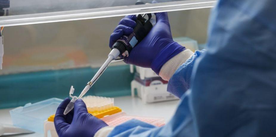 Laboratórios de Goiânia relatam escassez de insumos para teste de coronavírus