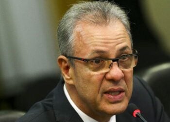 Ministro de Minas e Energia é diagnosticado com coronavírus