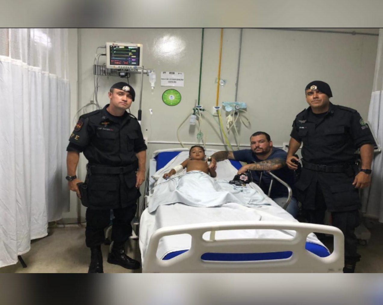 Polícia escolta pai e criança desfalecida até hospital de Rio Verde