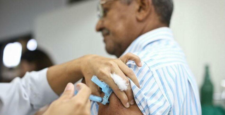 Saúde de Caldas Novas aplica vacina contra gripe de 'casa em casa'
