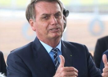 Bolsonaro diz que sancionará hoje auxílio a informais, intermitentes e MEIs