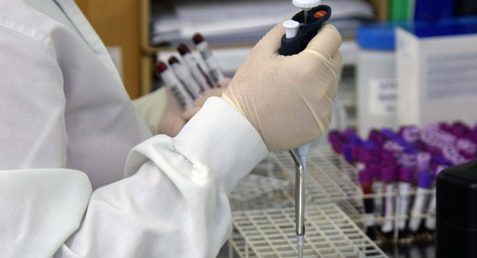 Brasil tem 21 ensaios clínicos sobre covid