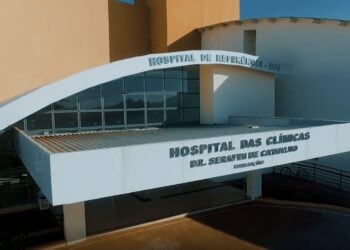 Caiado sanciona lei que autoriza estadualização de 4 hospitais do interior