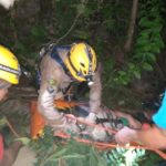 Homem é resgatado após cair de altura de 12 metros em vala, em Goiás