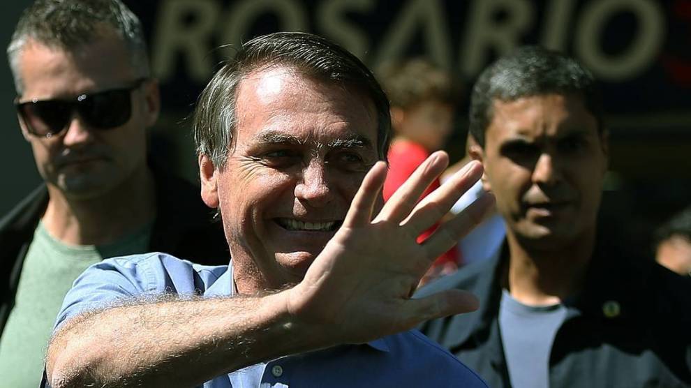 Juiz dá 72 horas para AGU se manifestar sobre passeios de Bolsonaro sem máscara