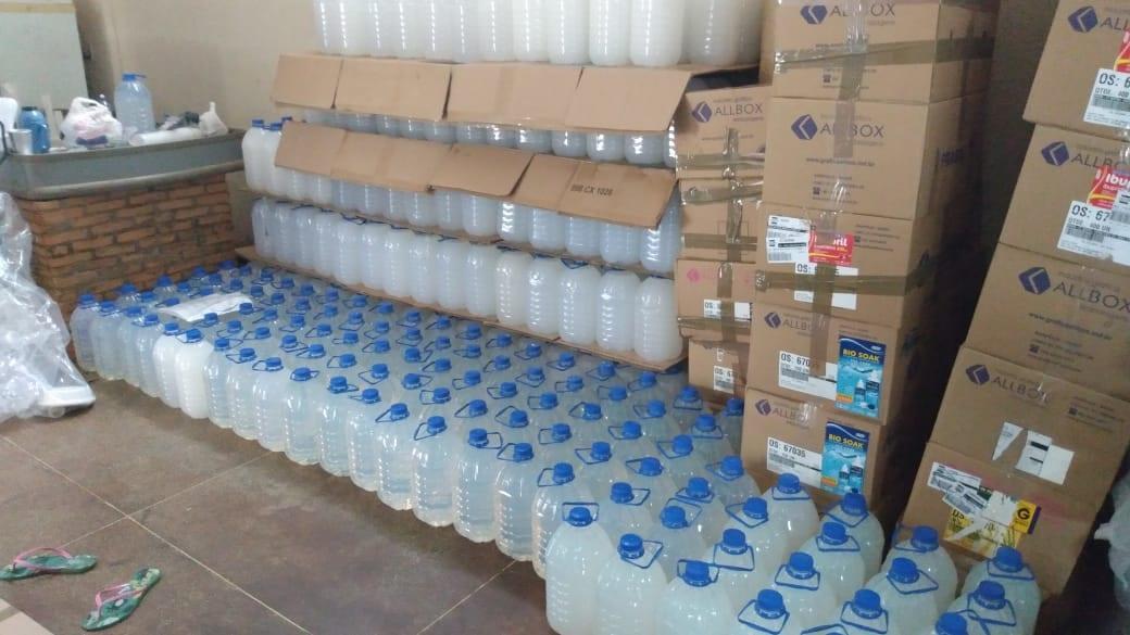 PC apreende 8 mil litros de álcool em produção clandestina, em Goiânia