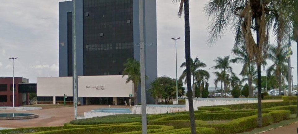 Suspensão em massa de contratos da Prefeitura de Goiânia levanta polêmica