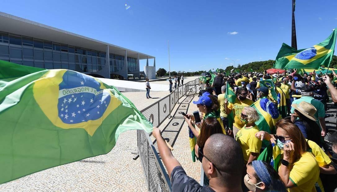 Ação da PF mira em grupo de apoiadores de Bolsonaro '300 do Brasil'