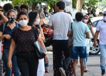 Após aumento, isolamento social em Goiás cai 10%