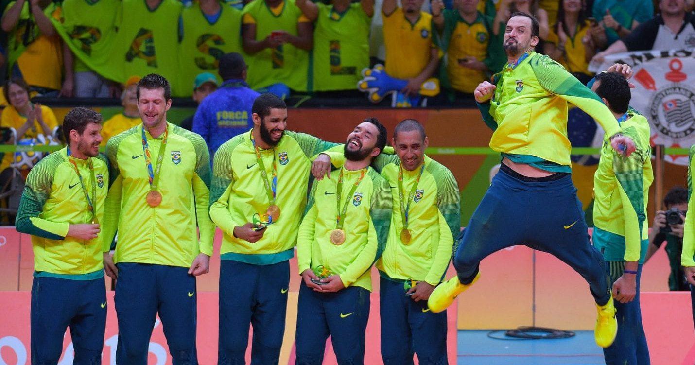 Maior líbero de todos os tempos, Serginho dá adeus ao vôlei com quatro  medalhas olímpicas no currículo