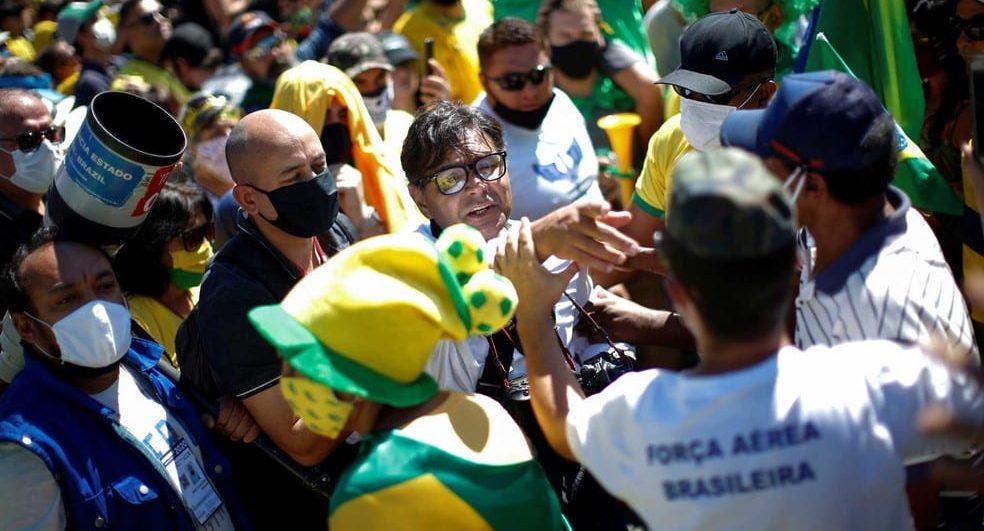Bolsonaro atribui agressão a profissionais do Estadão a 'possíveis infiltrados'