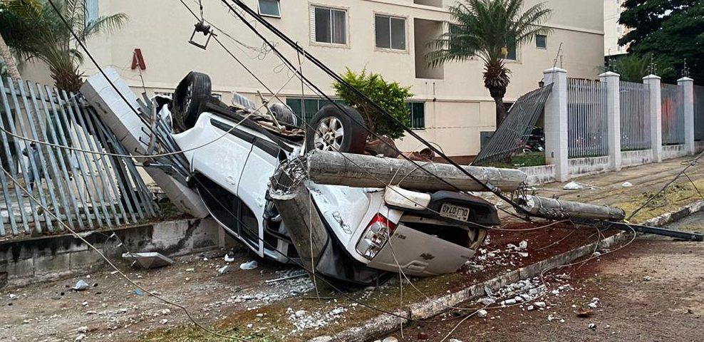 Capotamento deixa três feridos na Avenida dos Alpes, em Goiânia