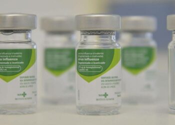 Com dia 'D' cancelado, vacinação contra gripe segue até junho em Goiânia