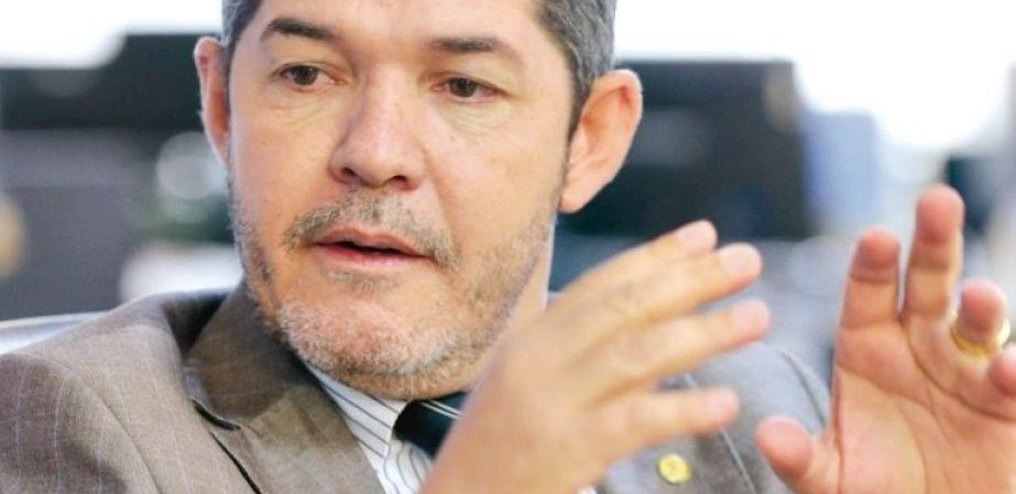 "Fui gado, comi capim", diz Delegado Waldir sobre apoio a Bolsonaro