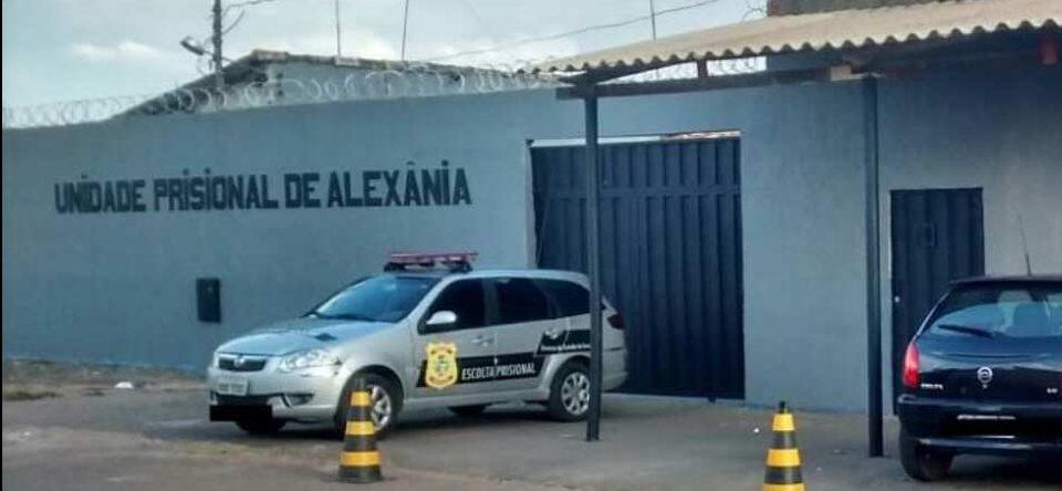 Quatro detentos fogem do presídio de Alexânia por buraco no teto