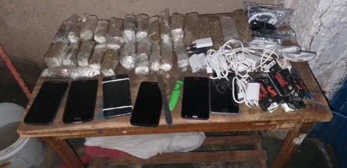 Agentes encontram drogas, celulares e faca jogados em presídio de Corumbá