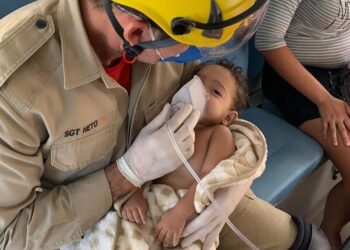 Bombeiros resgatam bebê que se afogou em banheira, em Rio Verde