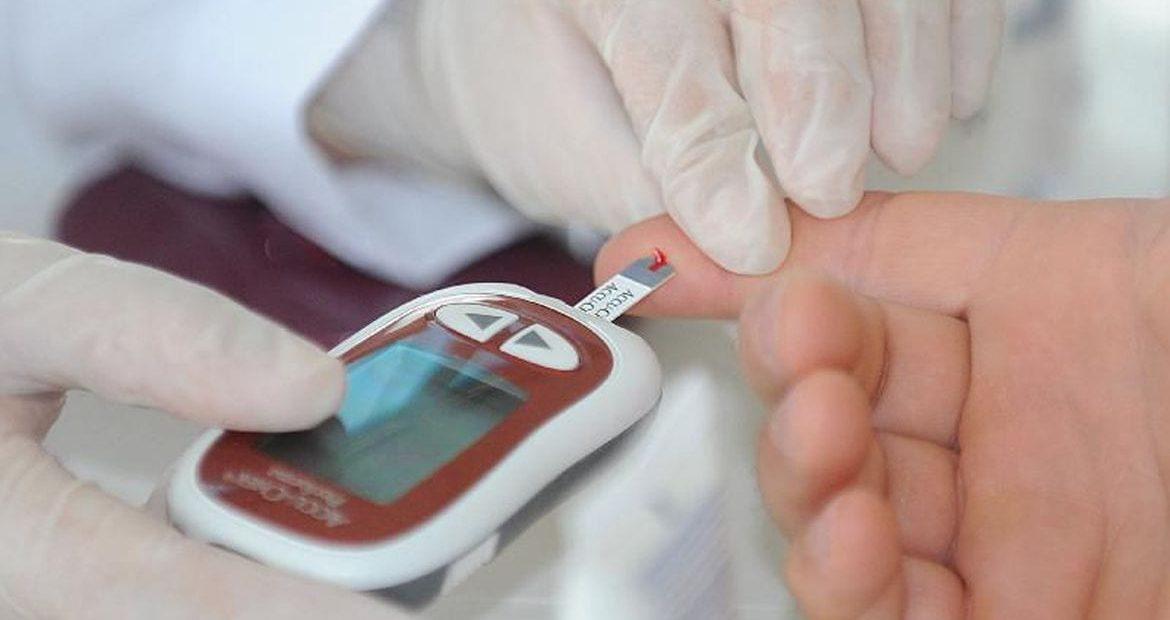 Pandemia faz metade dos países interromperem tratamento de hipertensão e diabetes