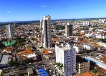 Rio Verde passa 1.400 infectados pela covid-19 e só fica atrás de Goiânia 