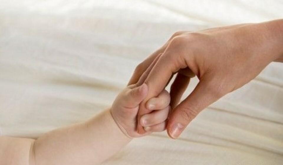Bebê de 2 anos é diagnosticado com covid-19, em Caldas Novas
