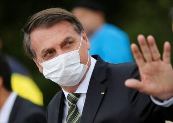 Bolsonaro anuncia testa positivo para covid-19