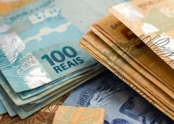 Comerciante encontra carteira com R$ 950 na BR 060 e procura a PRF para devolver para o dono