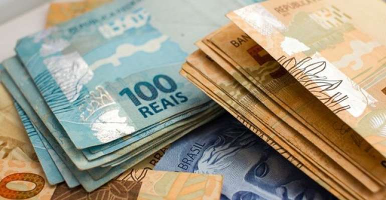 Comerciante encontra carteira com R$ 950 na BR 060 e procura a PRF para devolver para o dono