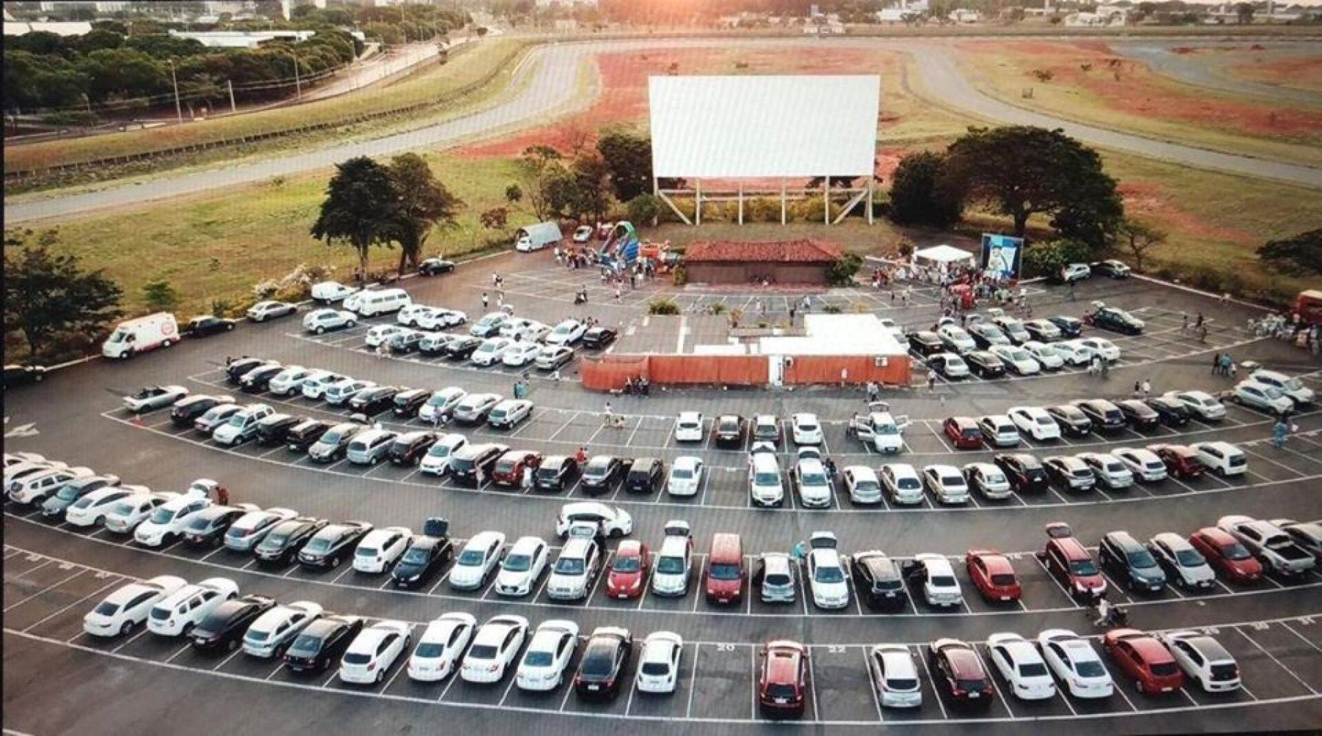 Drive-in em Brasília: opções para curtir de forma segura durante a pandemia 