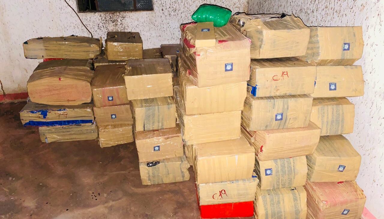 PM apreende seis toneladas de maconha escondidas em casa, em Anápolis