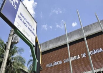 Vigilância sanitária fiscaliza mais de 80 supermercados em Goiânia