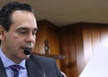 Wellington Peixoto, líder prefeito Iris na Câmara, testa positivo para covid-19