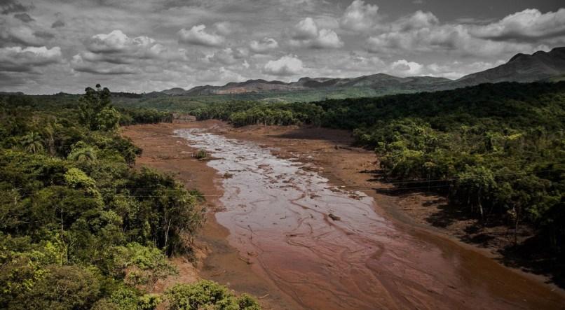 Bolsonaro sanciona lei que muda regras de controle de barragens
