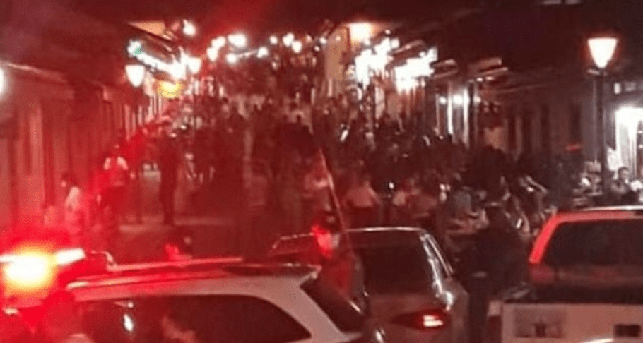 Caiado se reúne com prefeitos de cidades turísticas após aglomerações no feriado