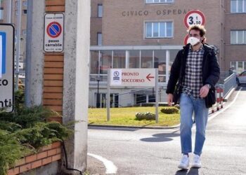 Europa entra em alerta com aumento de casos de covid-19