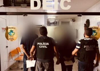 Polícia Civil prende em flagrante dois servidores públicos com contracheques falsificados que chegam a R$ 60 mil reais