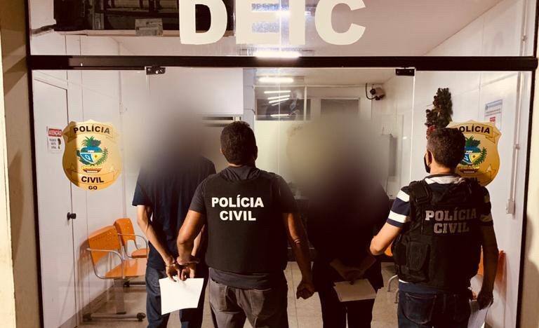 Polícia Civil prende em flagrante dois servidores públicos com contracheques falsificados que chegam a R$ 60 mil reais