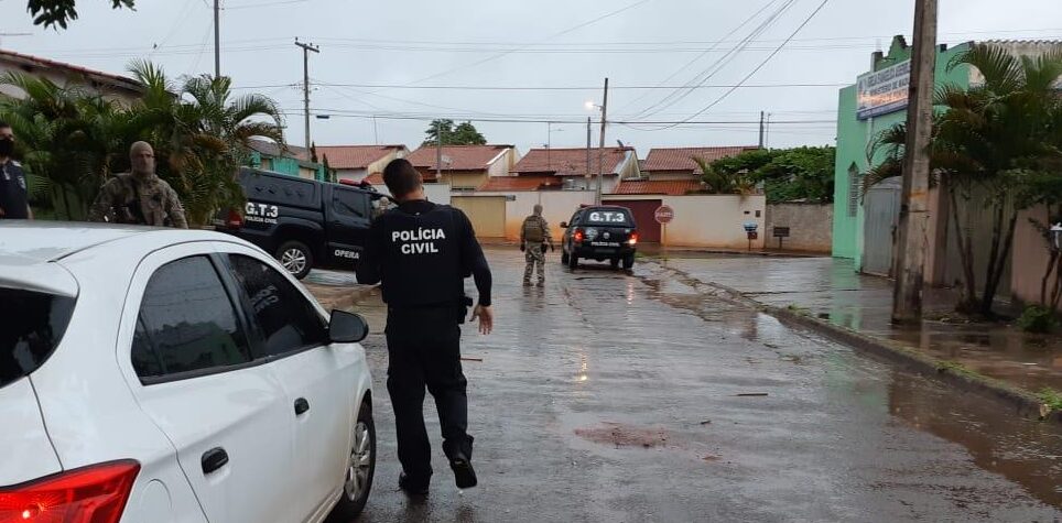 Polícia deflagra operação contra esquema criminoso de empresários e contadores em Goiás