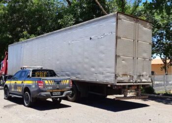 Semirreboque enviado para substituir carreta roubada é apreendido por adulteração, em Porangatu