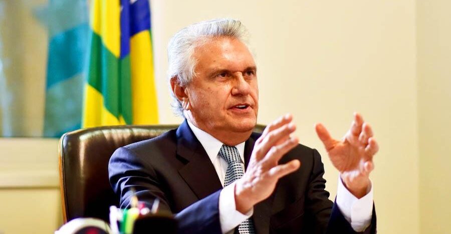 Caiado anuncia vacina contra a covid-19 a partir de fevereiro em Goiás