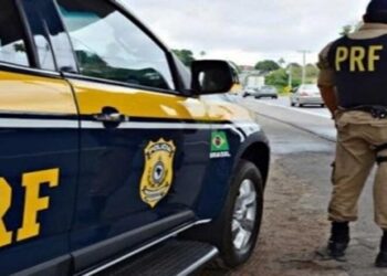 Contrabandista foge da abordagem da polícia e abandona veículo carregado de cigarros na BR 153, em Morrinhos