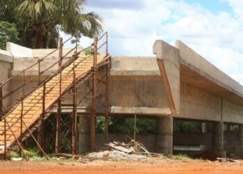 Governo assina termo de reconstrução de 9 rodovias em Goiás