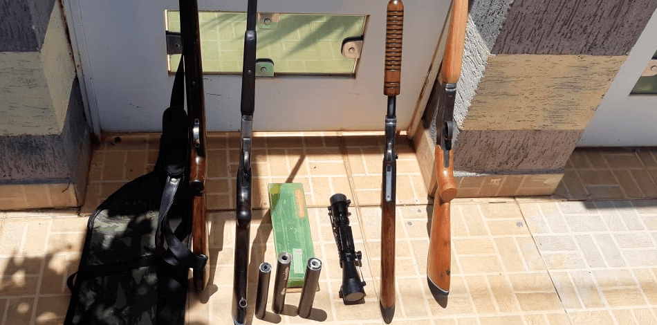 Polícia Civil fecha fábrica clandestina de armas de fogo, em Campinorte