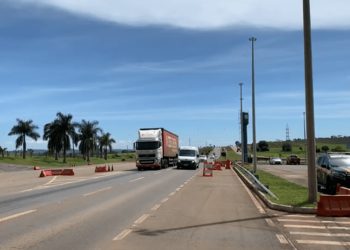 PRF se junta ao Conselho de Engenharia de Goiás para fiscalizar veículos de grande porte