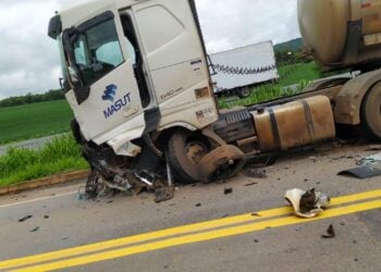 Colisão entre carro e caminhão deixa vítima fatal na BR-060, em Cezarina