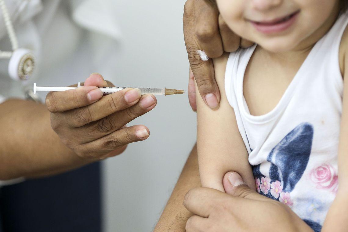 Covid-19: vacinas pediátricas devem chegar em Goiás nesta sexta (14)