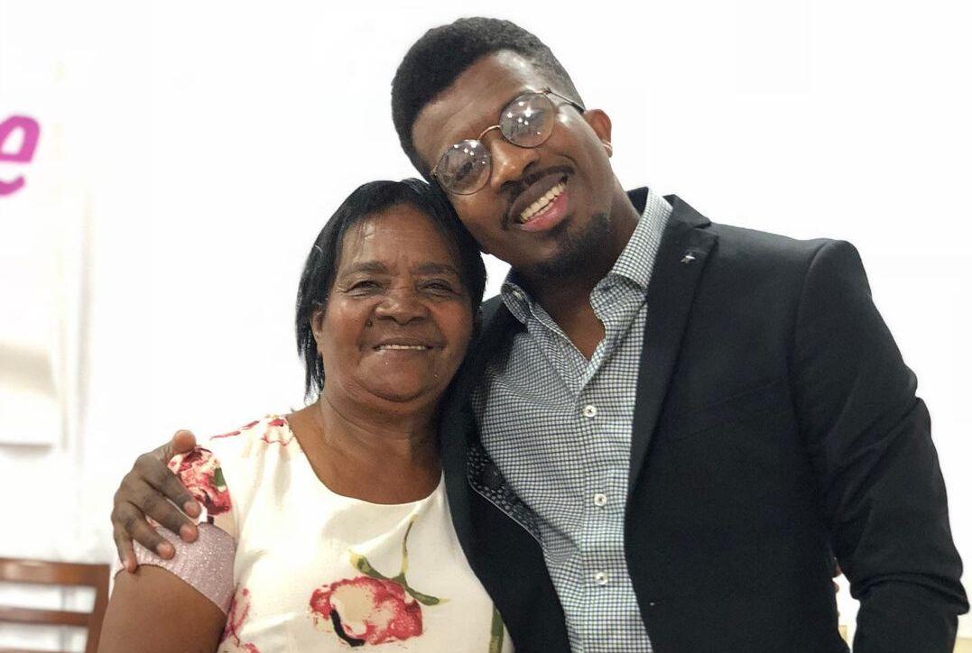 Mãe do cantor Delino Marçal é morta em porta de igreja em Goiânia