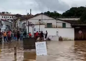 Pirenópolis emite alerta para desabamentos e pode fechar cachoeiras