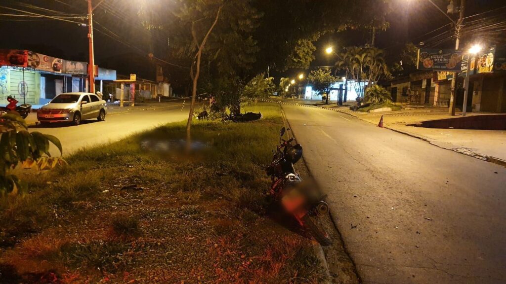 Dois motociclistas morrem em acidentes na madrugada deste sábado